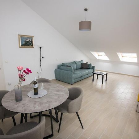 Apartment Skylight Кострена Екстер'єр фото