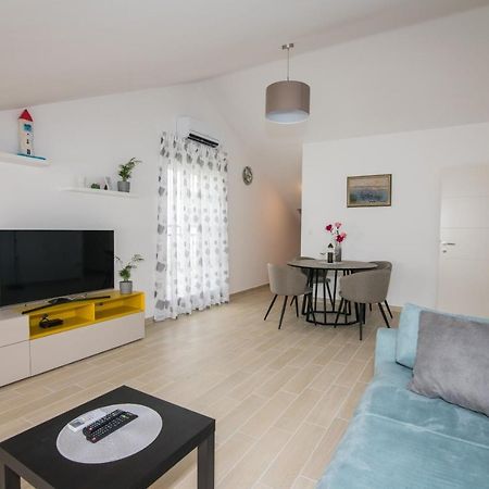 Apartment Skylight Кострена Екстер'єр фото