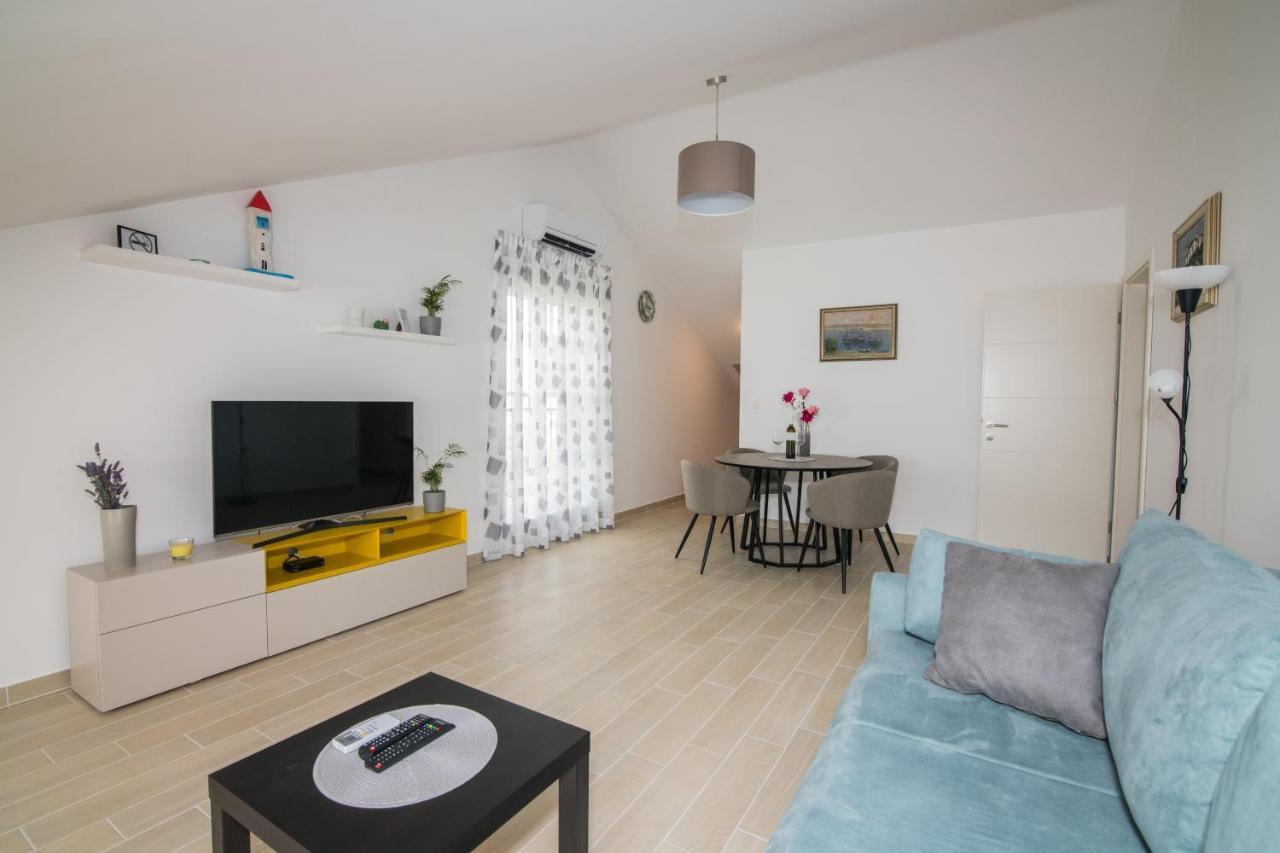 Apartment Skylight Кострена Екстер'єр фото