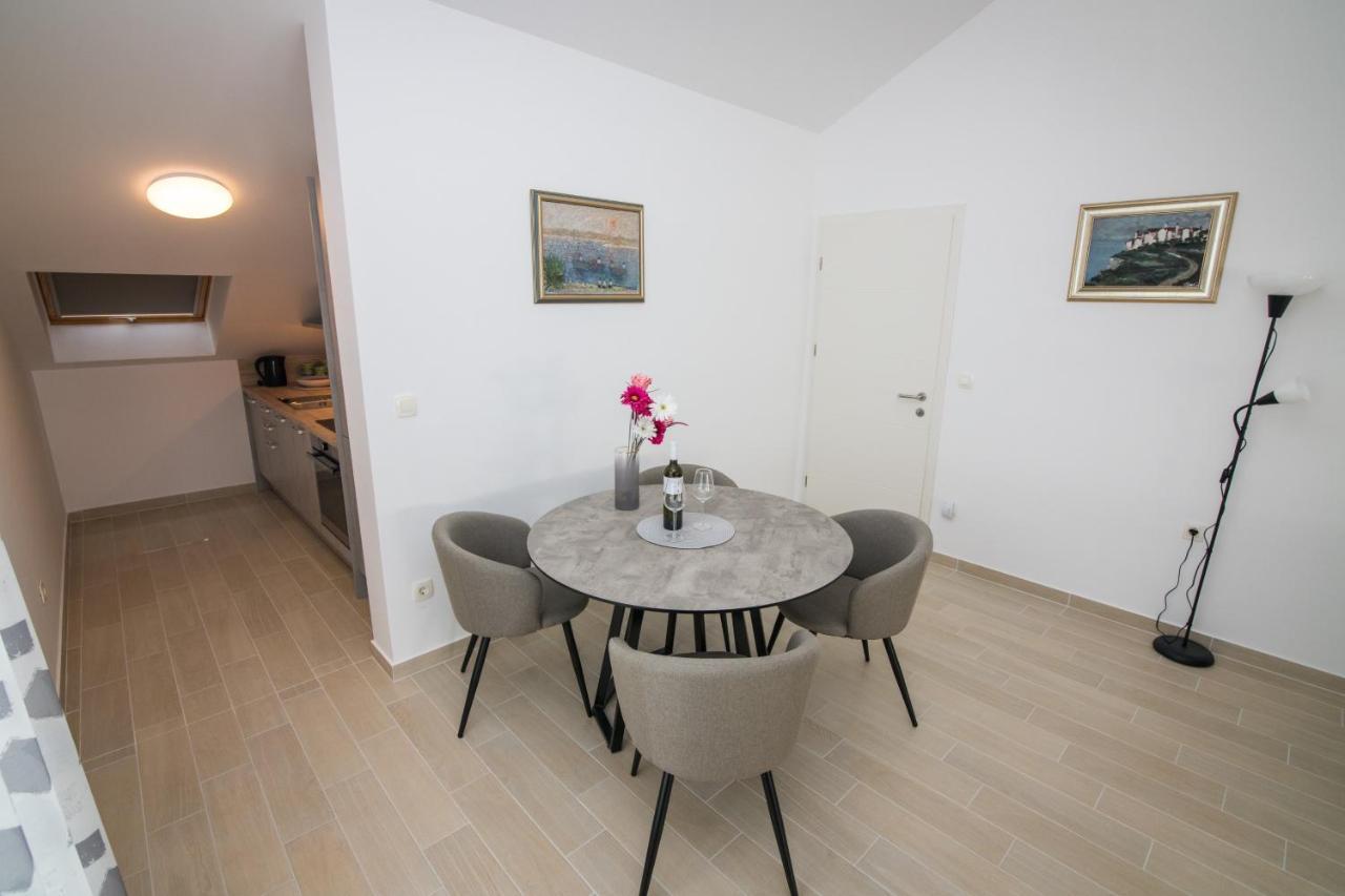 Apartment Skylight Кострена Екстер'єр фото
